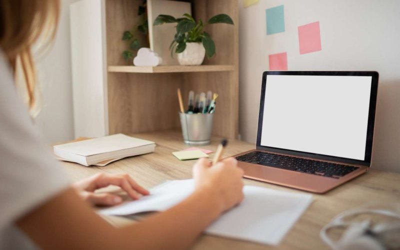 Distance learning in Dubai